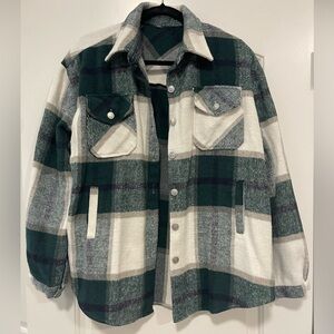 Women’s Medium Green Plaid Shirt Jacket